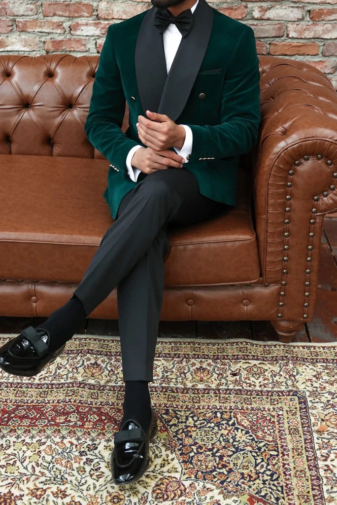 Men's Green Velvet Double Breasted Tuxedo Suit Elegant & Classic Wedding Wear Dinner Party Suits